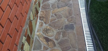 Мощение дорожек из природного камня