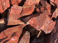 Яшма колотая