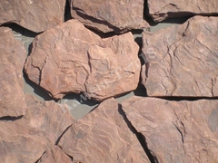 Камень Дракон красный