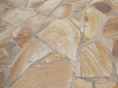 Камень желто-рыжий с разводом